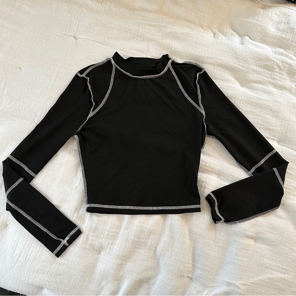 Black Exposed Seam Crop Top